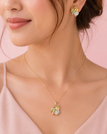 A Green Curved Leaf Pendant Set