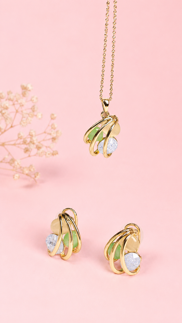 A Green Curved Leaf Pendant Set