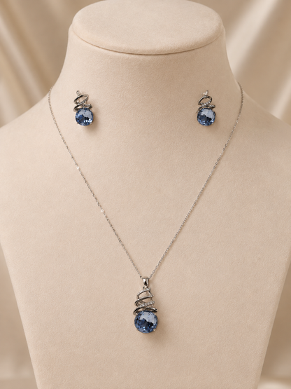 A Round Deep Blue Pendant Set