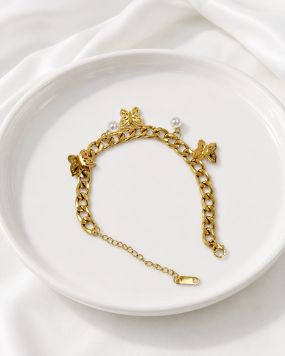 Gold -Tone Chain Bracelet With Butterfly