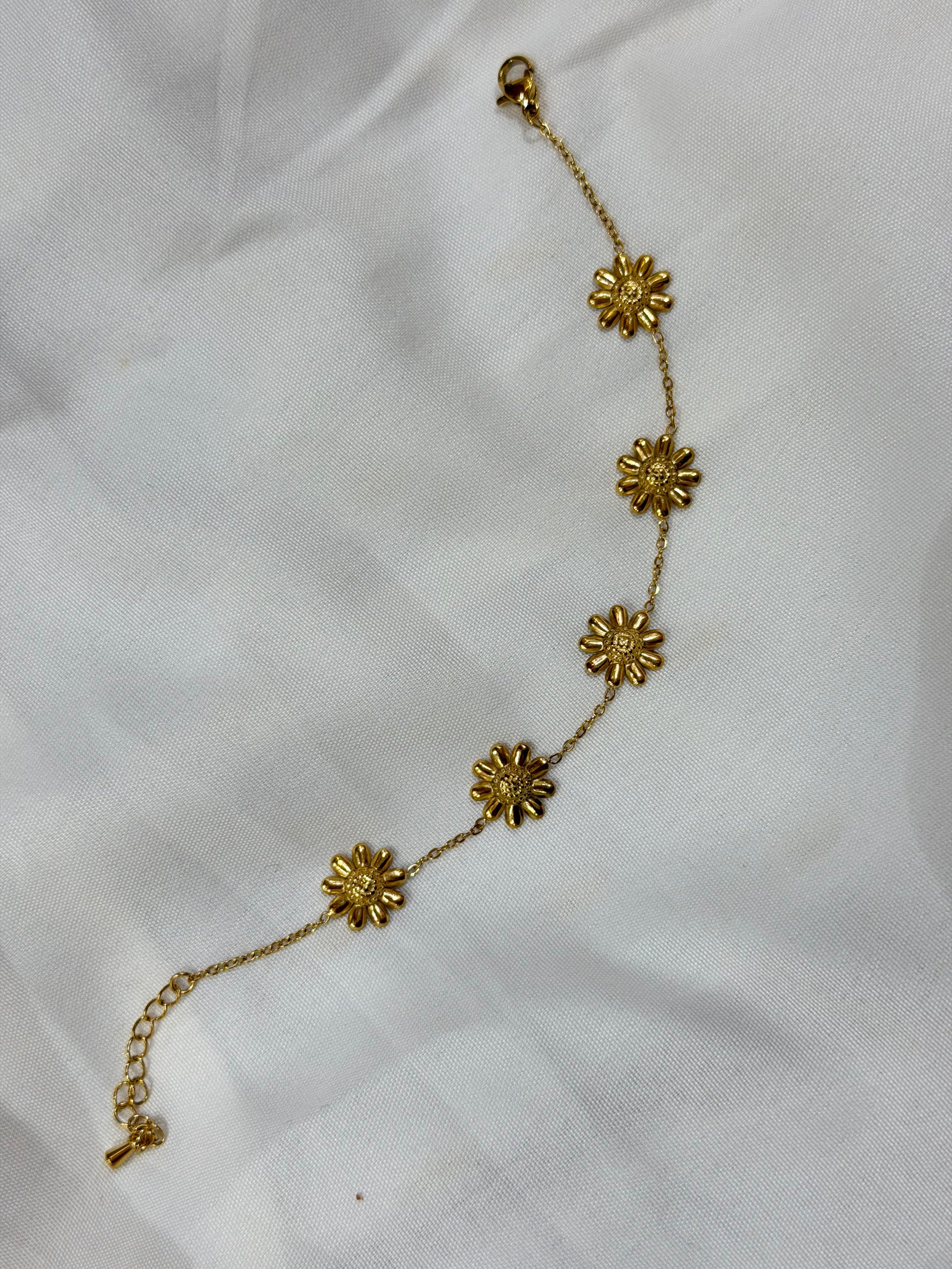 Small Flower Chain Bracelet