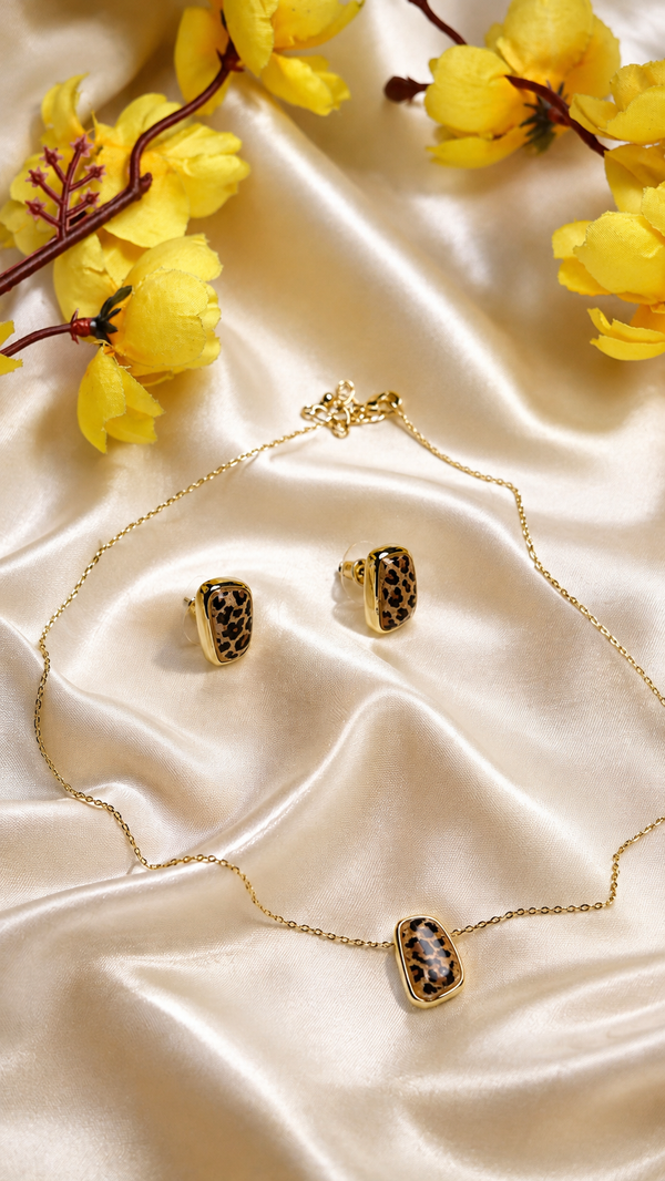 A Leopard Print Pendant set