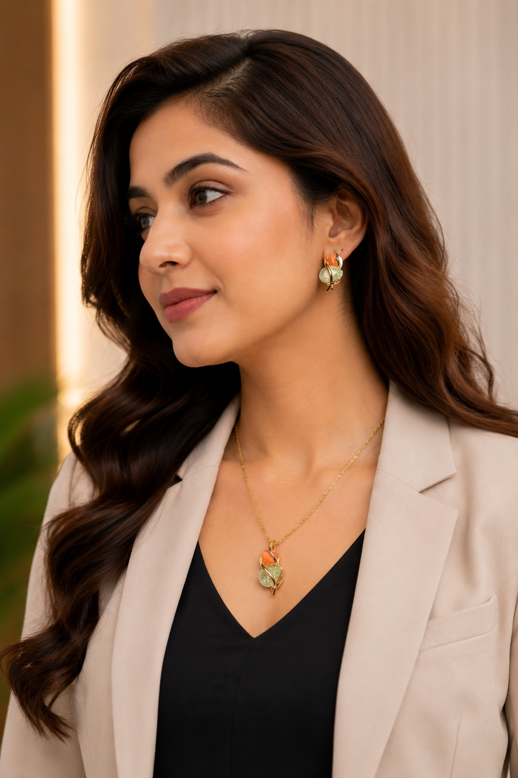 A Gold-Tone Light Green and Orange Jewellery Set