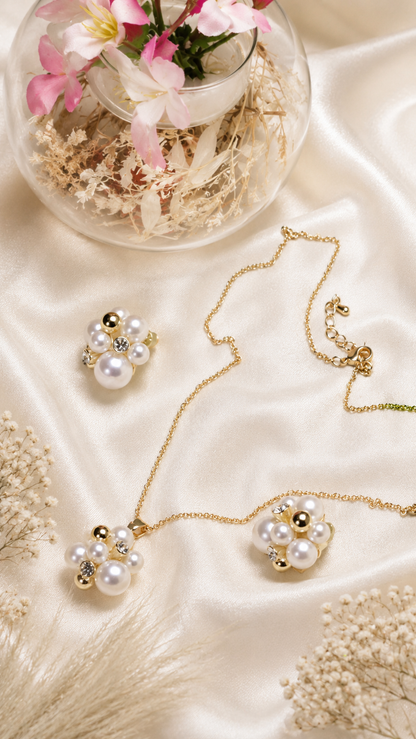 A Flower-Shaped Pearl Pendant Set