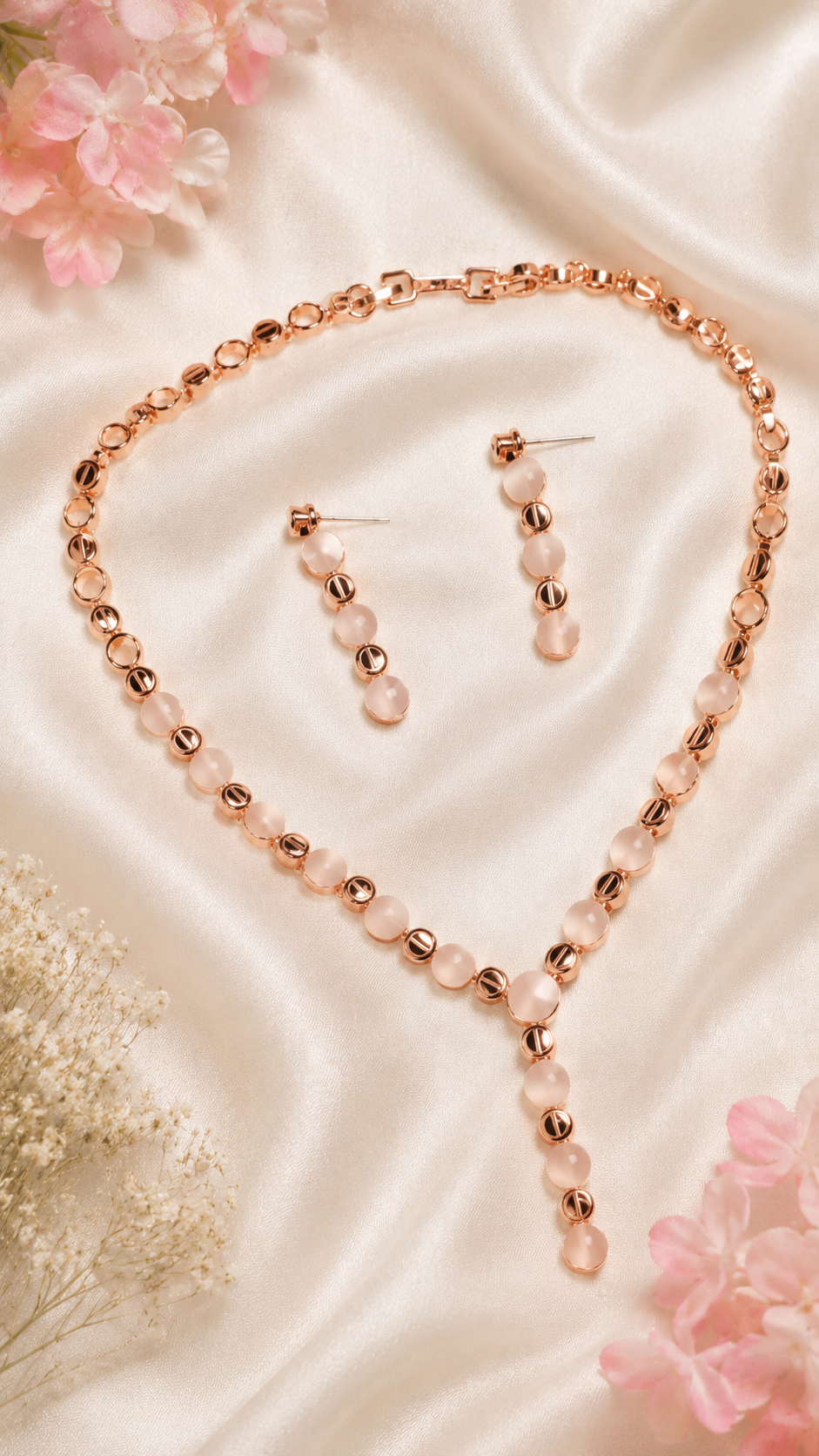 A Rose Gold Jewelry Triangle-Shaped Beaded Necklace