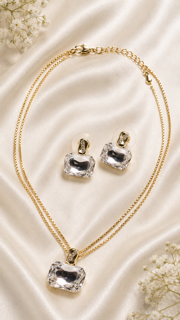 A Gold -Tone White Emerald Rectangular Geometric Layered Necklace
