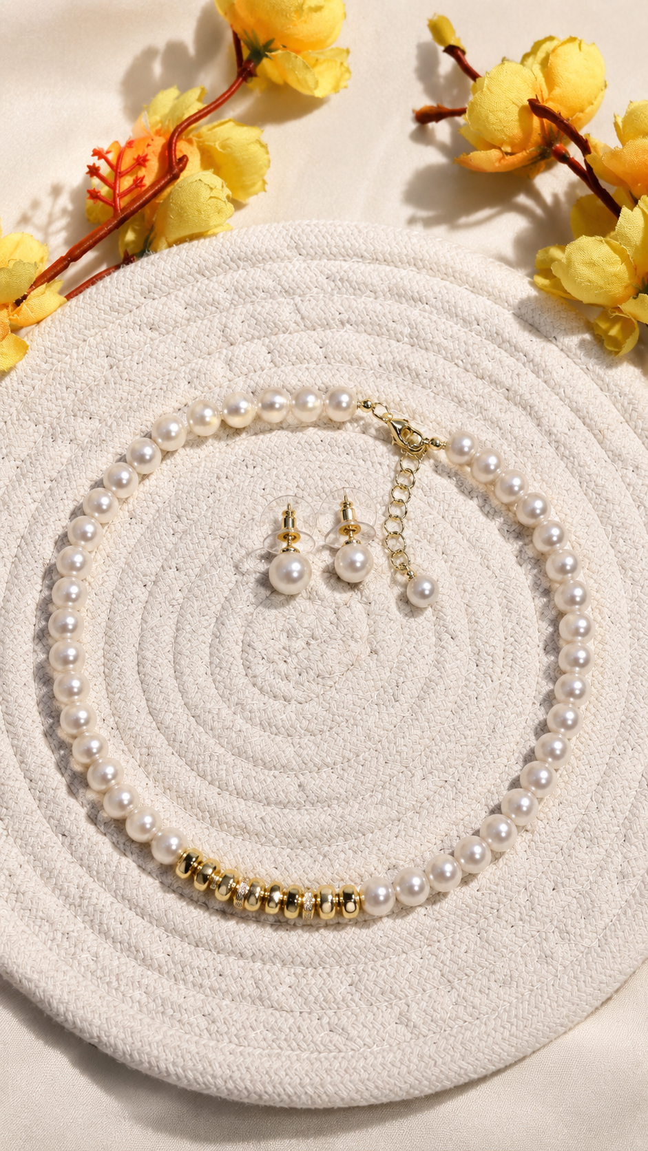 A Pearl Strand Necklace Pendant Set