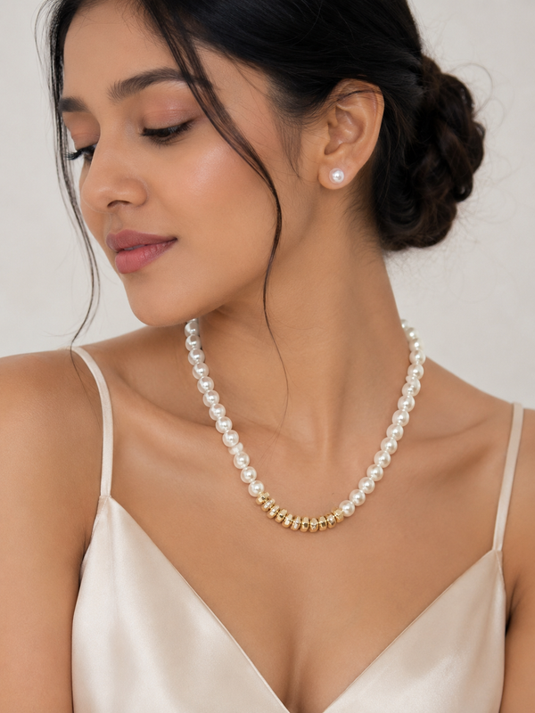A Pearl Strand Necklace Pendant Set
