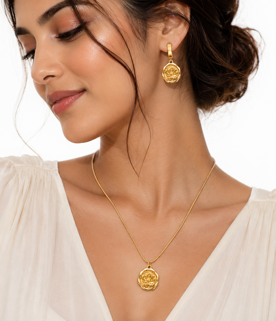 Rose-Shaped Pendant Set